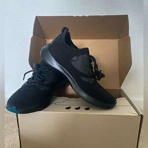 Vessi Everyday Move Sneaker Women’s Size 9